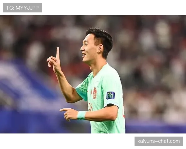 蒋圣龙家里冰箱贴满训练时间表，连喝口水都掐秒